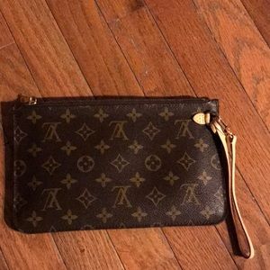 Louis Vuitton Neverfull Pouch